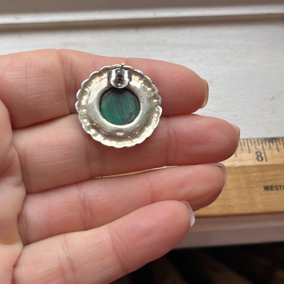 Silver and malachite earrings - Picture 5 of 9